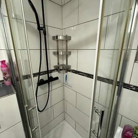 S&p Stilvolles 3-zimmer-apartment In Zentraler Lage, Komfort & Entspannung Garantiert! 2 Stock Leonberg