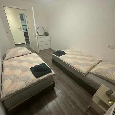 S&p Stilvolles 3-zimmer-apartment In Zentraler Lage, Komfort&entspannung Garantiert! 2 Stock Apartment Leonberg